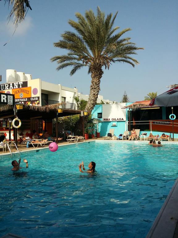 Kkaras Hotel 3 Star Ajía Nápa Kültér fotó