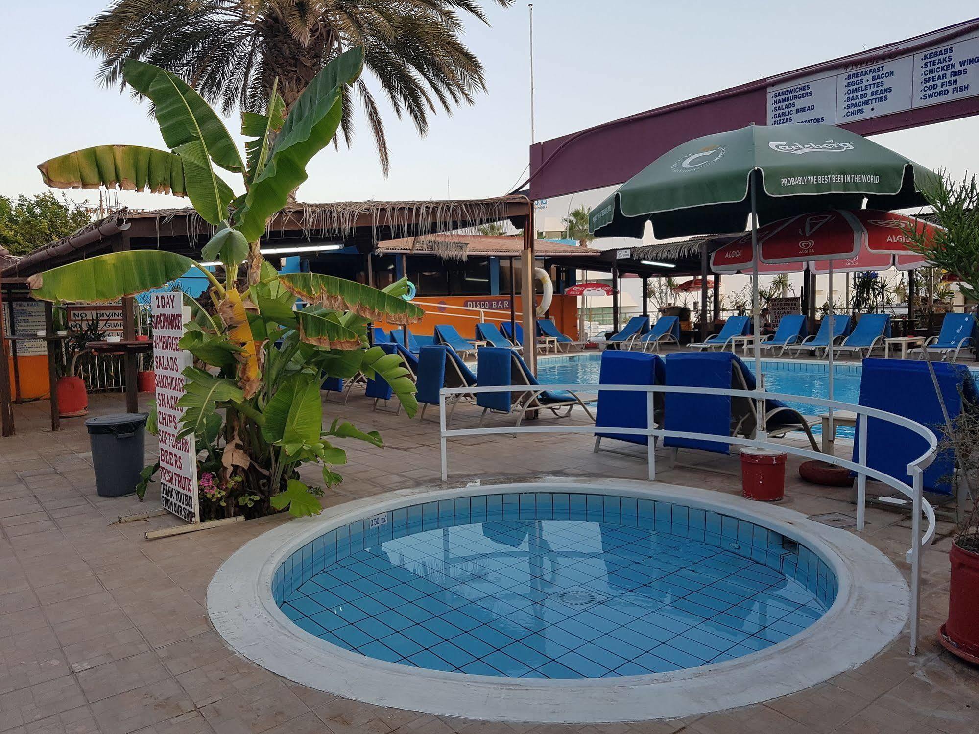 Kkaras Hotel 3 Star Ajía Nápa Kültér fotó