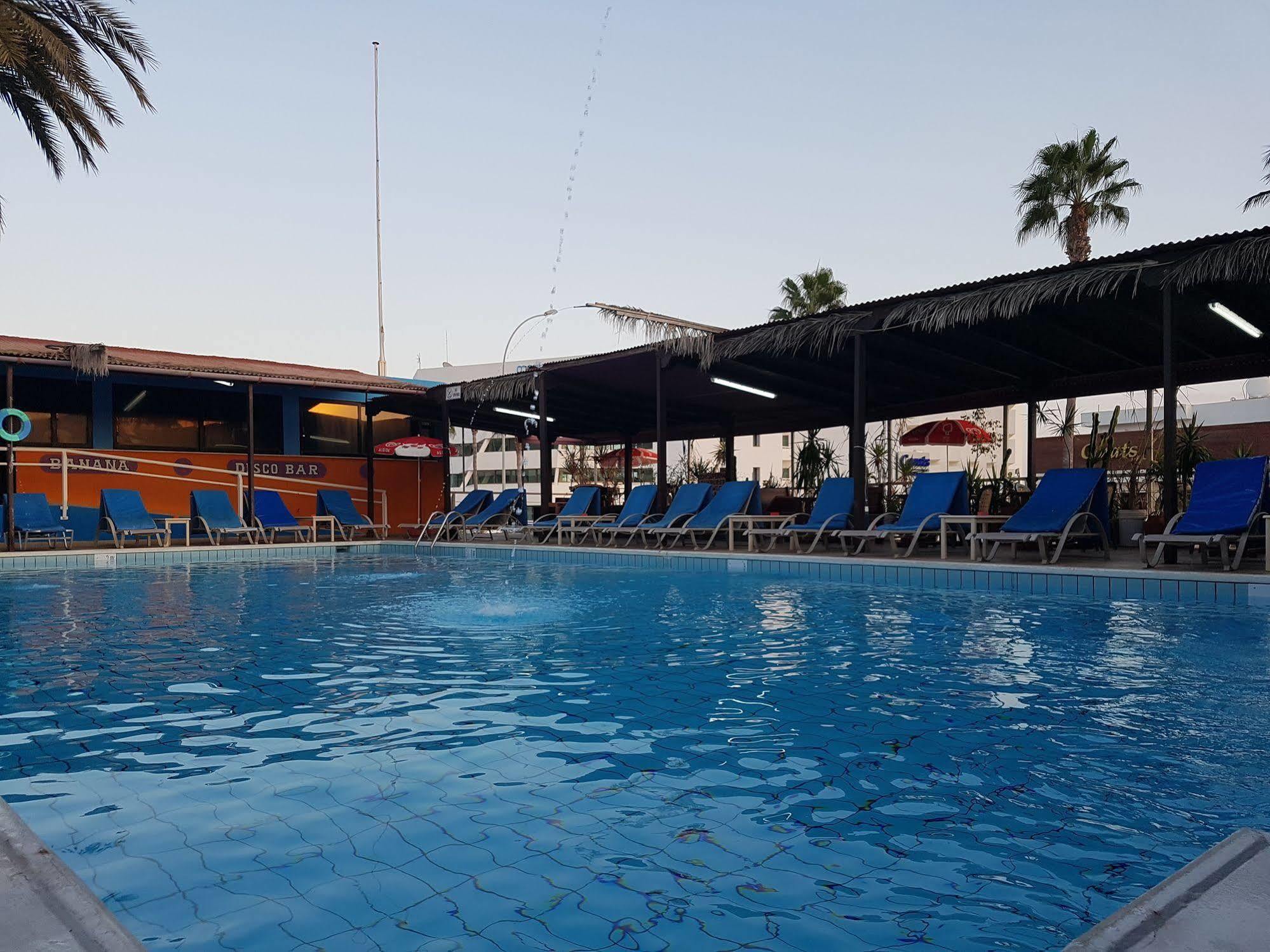 Kkaras Hotel 3 Star Ajía Nápa Kültér fotó