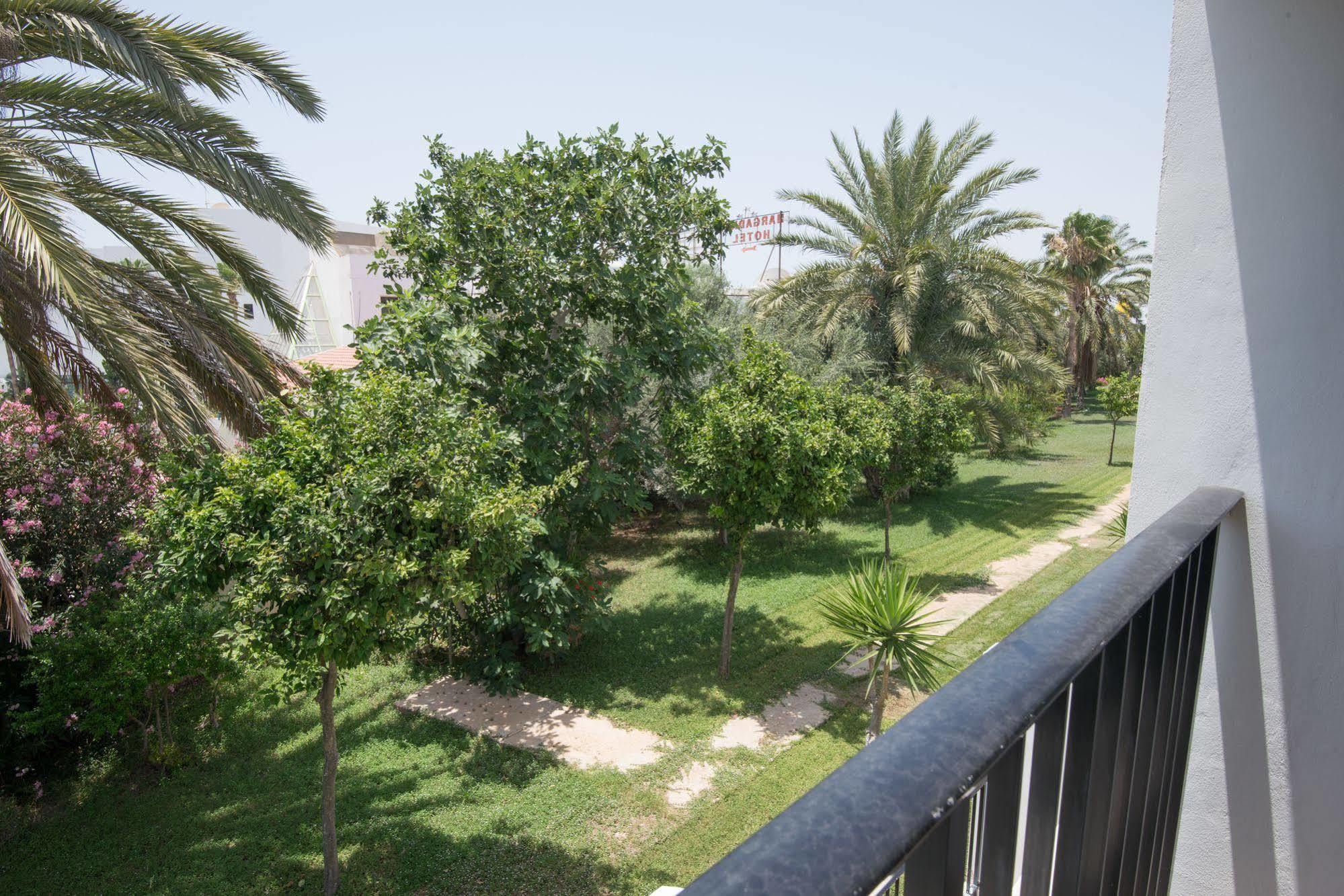 Kkaras Hotel 3 Star Ajía Nápa Kültér fotó