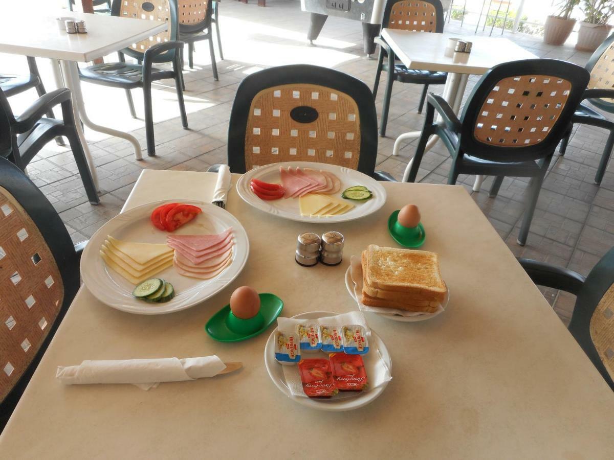Kkaras Hotel 3 Star Ajía Nápa Kültér fotó