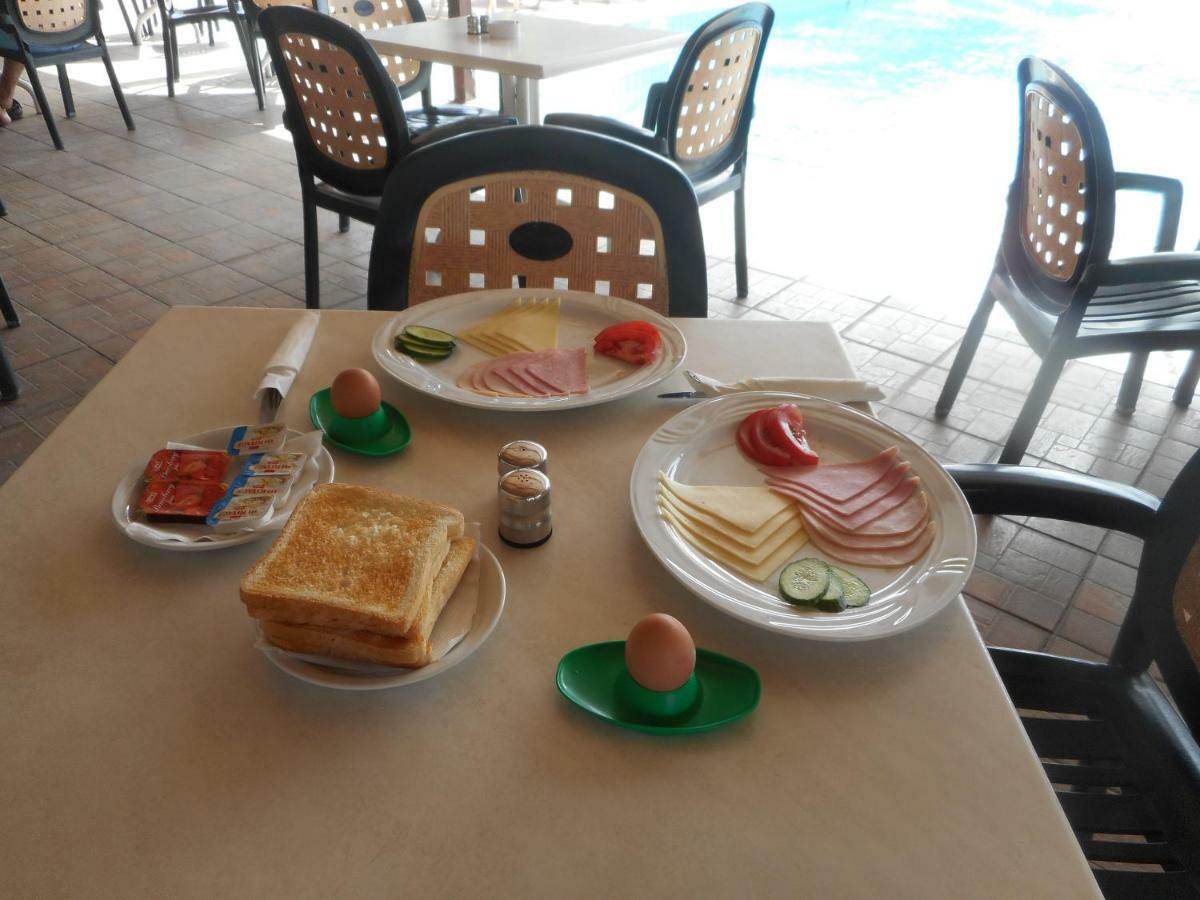 Kkaras Hotel 3 Star Ajía Nápa Kültér fotó